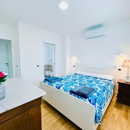 Vakantiehuis Blu Mare Pregiata Con Terrazza Vista Mare *